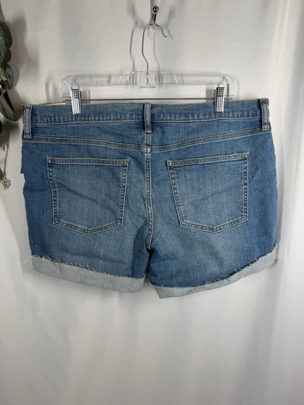NWT GAP | 5" Girlfriend Shorts Mid Rise Denim Jean Women's Size 33/16 - Picture 6 of 11